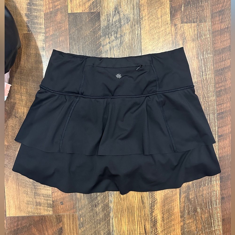 black athleta skirt in a small